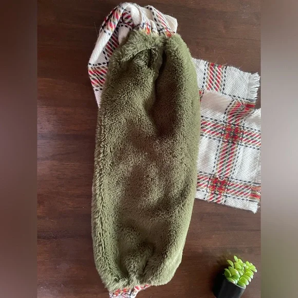 ANTHROPOLOGIE Olive Faux Fur Northbound Long Plaid Scarf - Picture 3 of 7